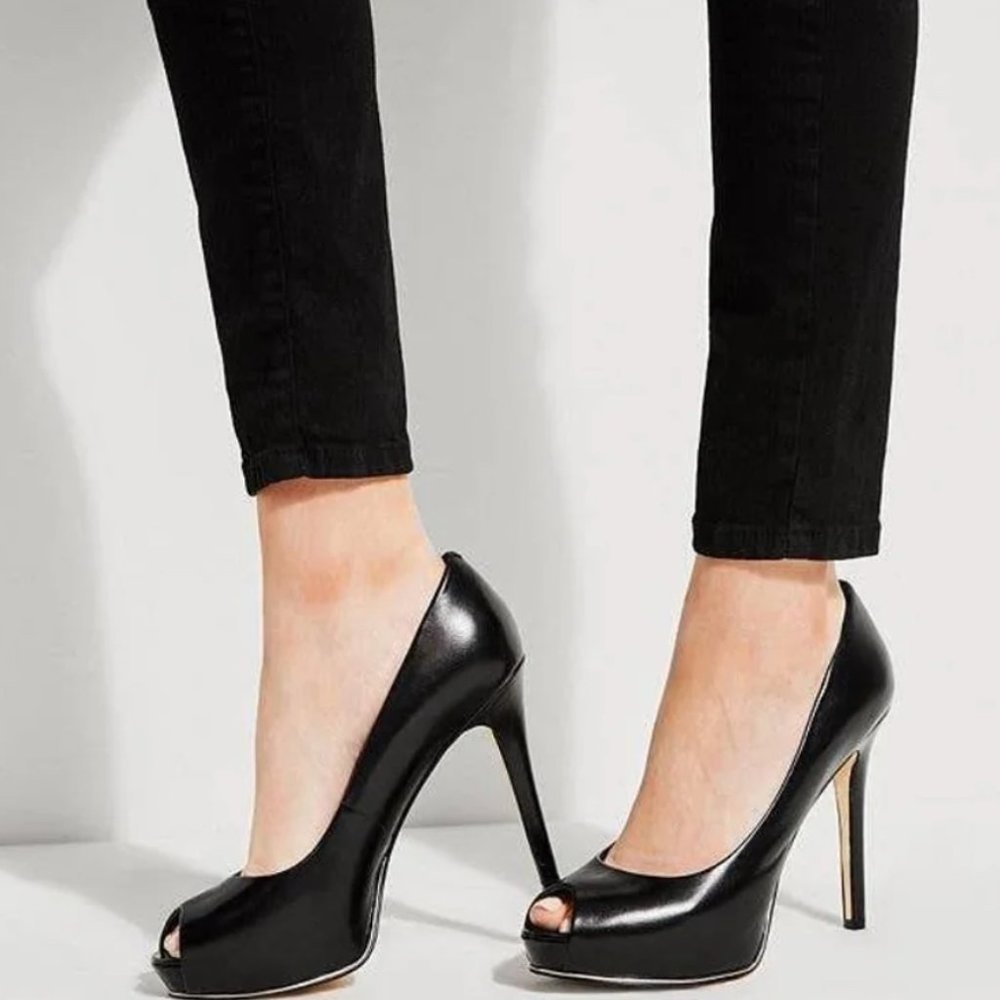 GUESS Honora Black Peep-Toe Platform Pumps Size 7.5
